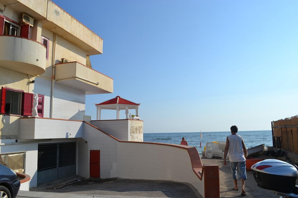 Casa Vacanze Dei Navigatori On The Sea Pontecagnano Luaran gambar