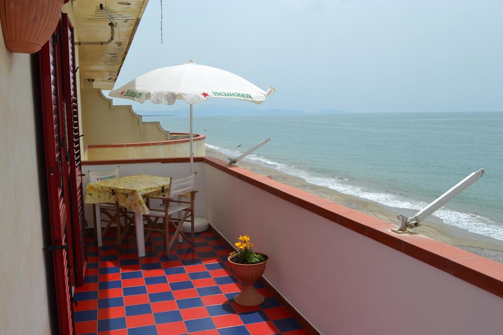 Casa Vacanze Dei Navigatori On The Sea Pontecagnano Luaran gambar